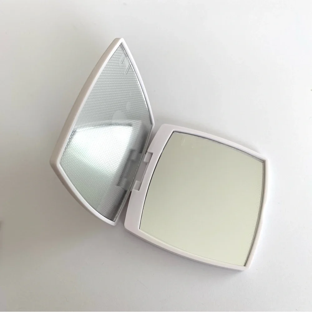Brand New Chanel White Plastic Makeup Mirror Duo - Picture 6 of 7